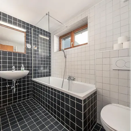 Huber Apartment *